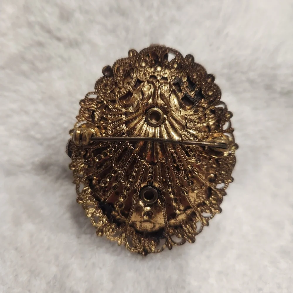 Vintage Fragonard Courting Couple Cameo Brooch Gold Tone AB Rhinestone Filigree‎